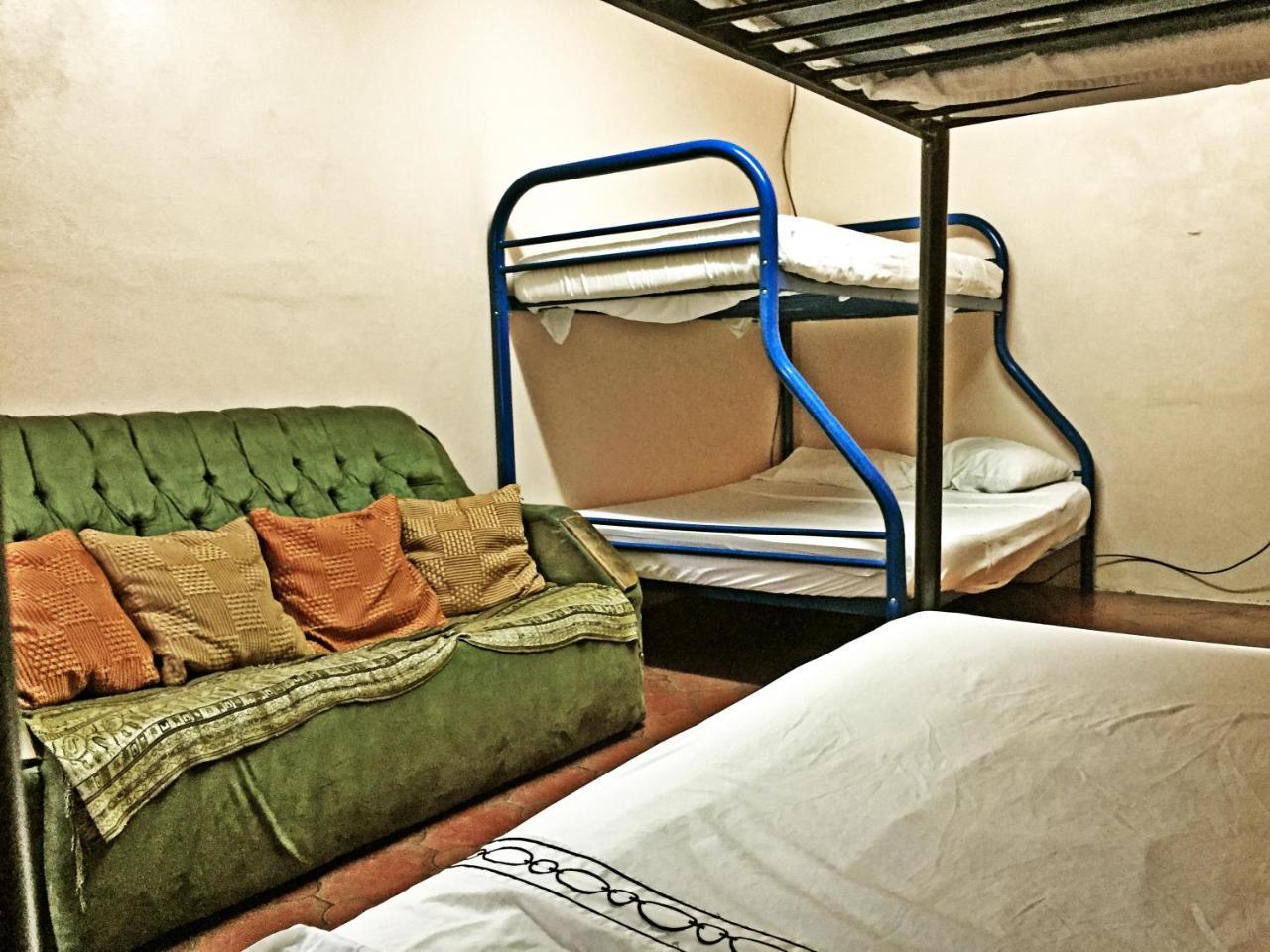 Hostel Trotamundosアラフエラ エクステリア 写真